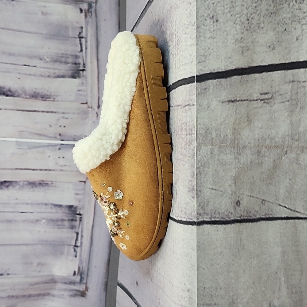 Avon Snowflake Slippers